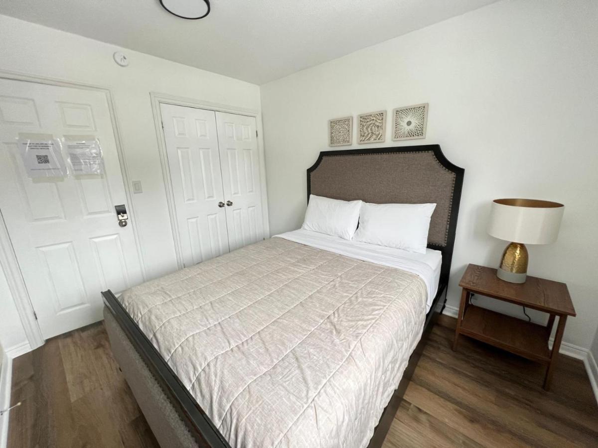 Letitia Heights !C Quiet And Modern Private Bedroom With Shared Bathroom Barrie Exterior foto