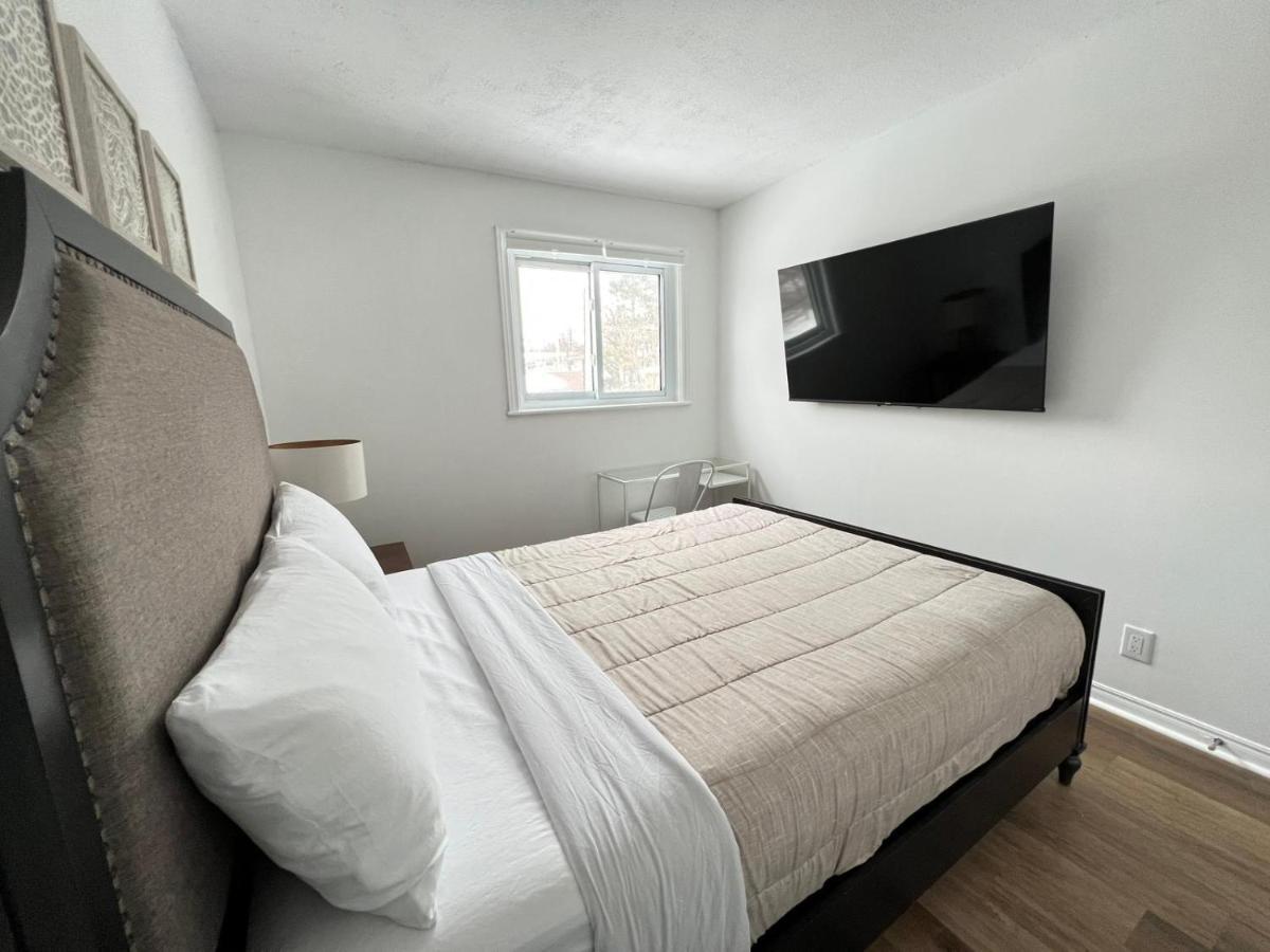 Letitia Heights !C Quiet And Modern Private Bedroom With Shared Bathroom Barrie Exterior foto