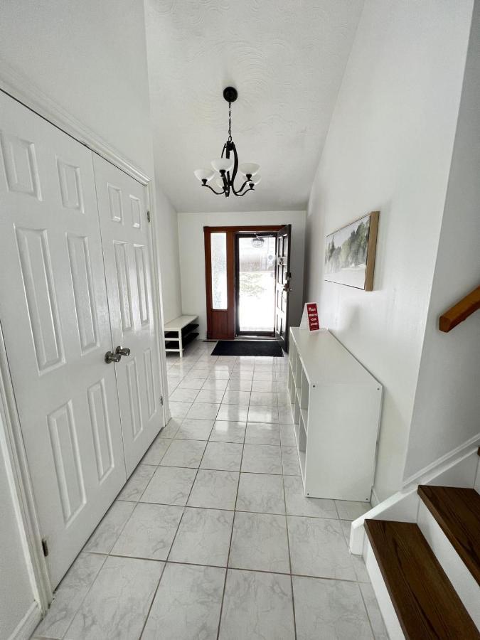 Letitia Heights !C Quiet And Modern Private Bedroom With Shared Bathroom Barrie Exterior foto